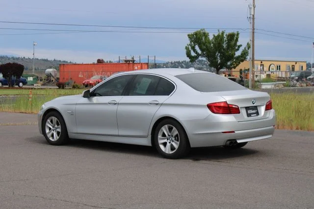 Used 2012 Silver BMW 528i xDrive image 4