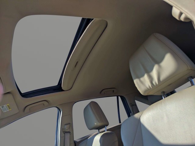 Used 2018 White Diamond Pearl Acura RDX image 21