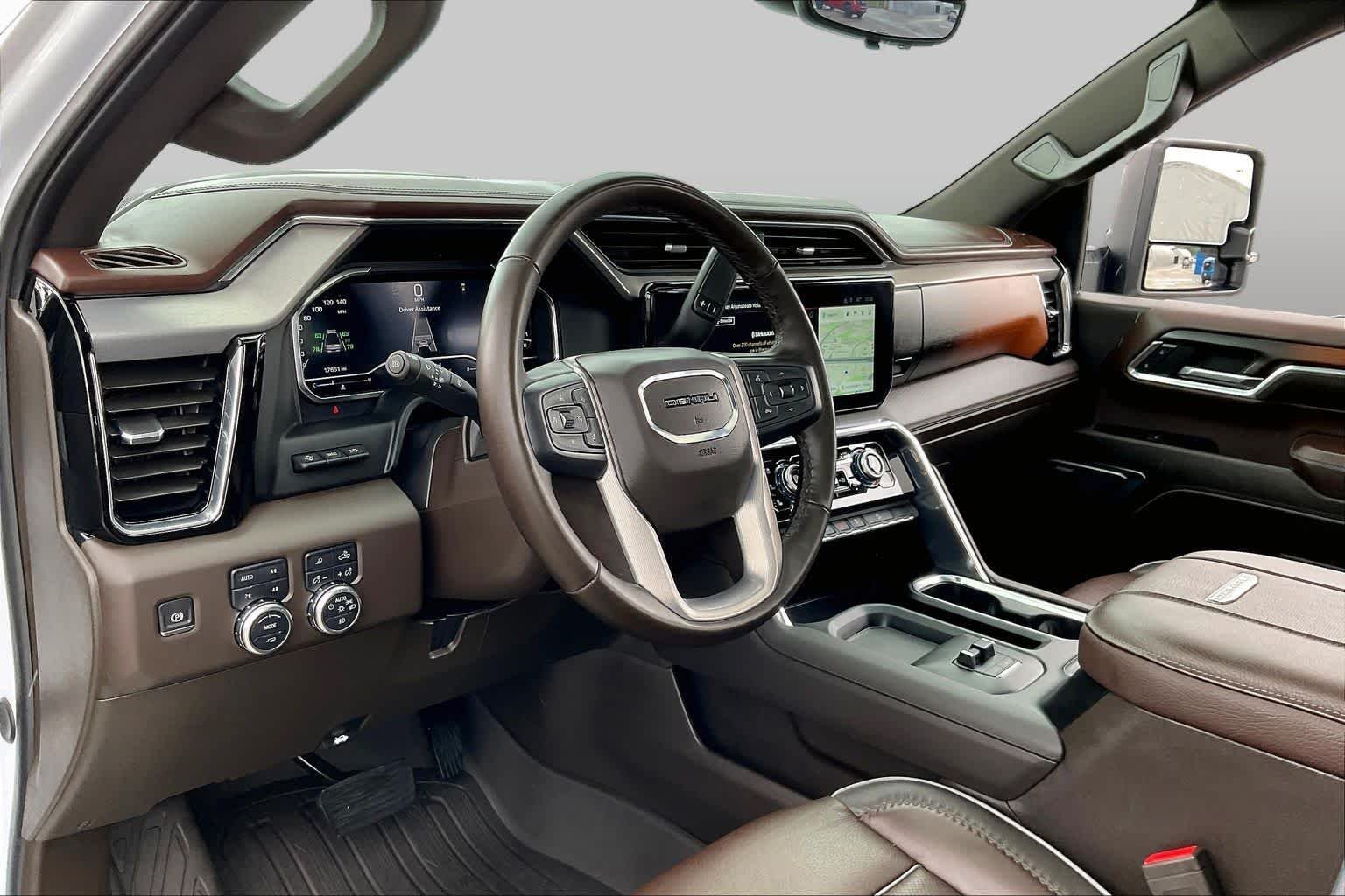 Used 2024 White Frost Tricoat GMC Denali image 18