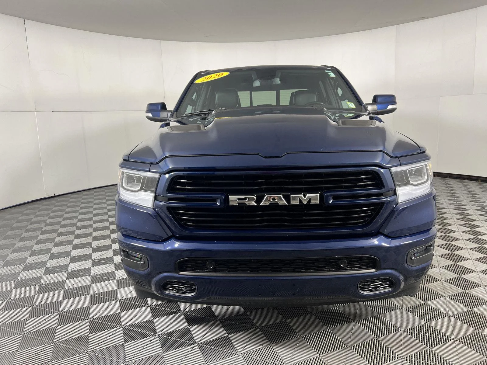 Used 2020 Patriot Blue Pearlcoat Ram Laramie image 3