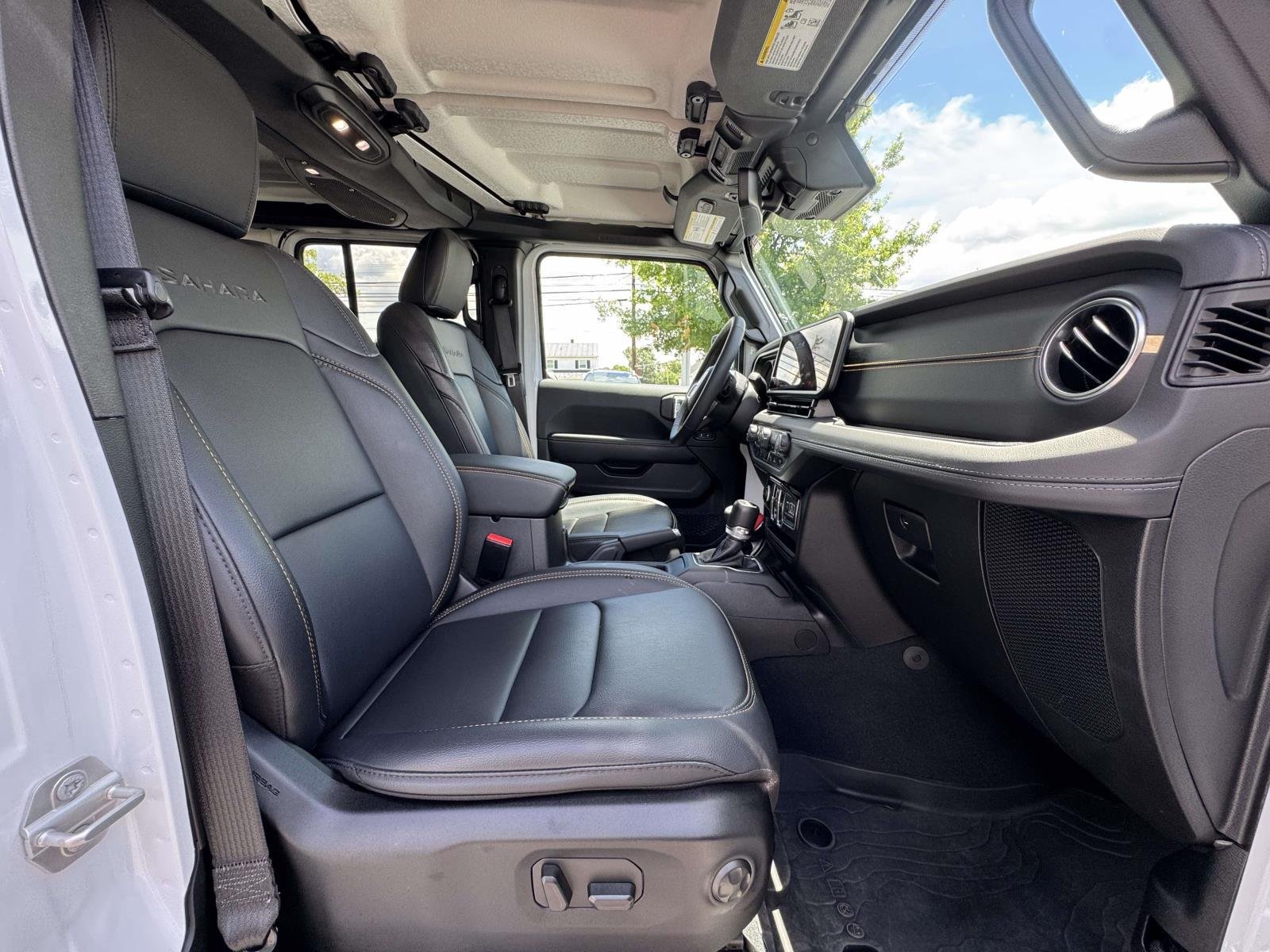 Used 2024 Bright White Clearcoat Jeep Sahara image 9