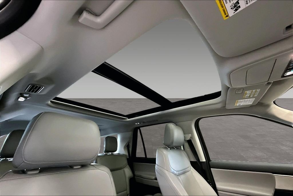 Used 2025 Gray Metallic Ford Active image 11
