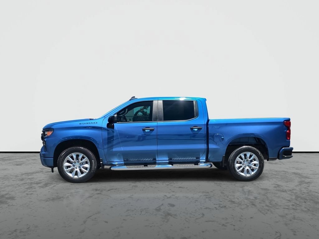 Used 2023 Glacier Blue Metallic Chevrolet Custom image 5