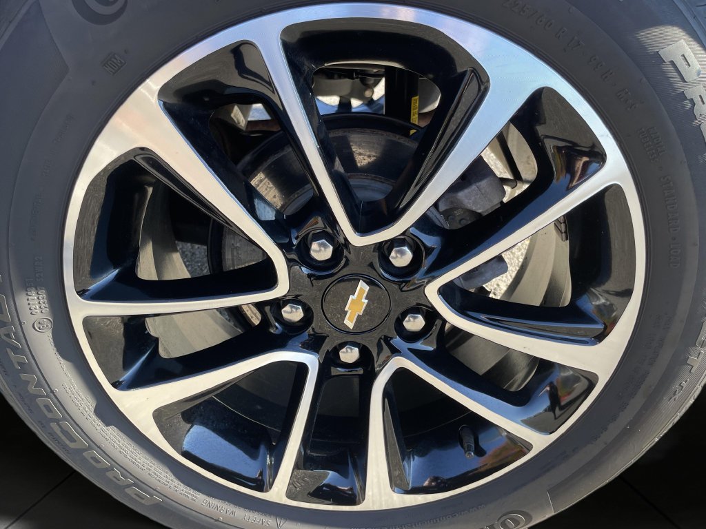 Used 2024 Gray Chevrolet LT image 27