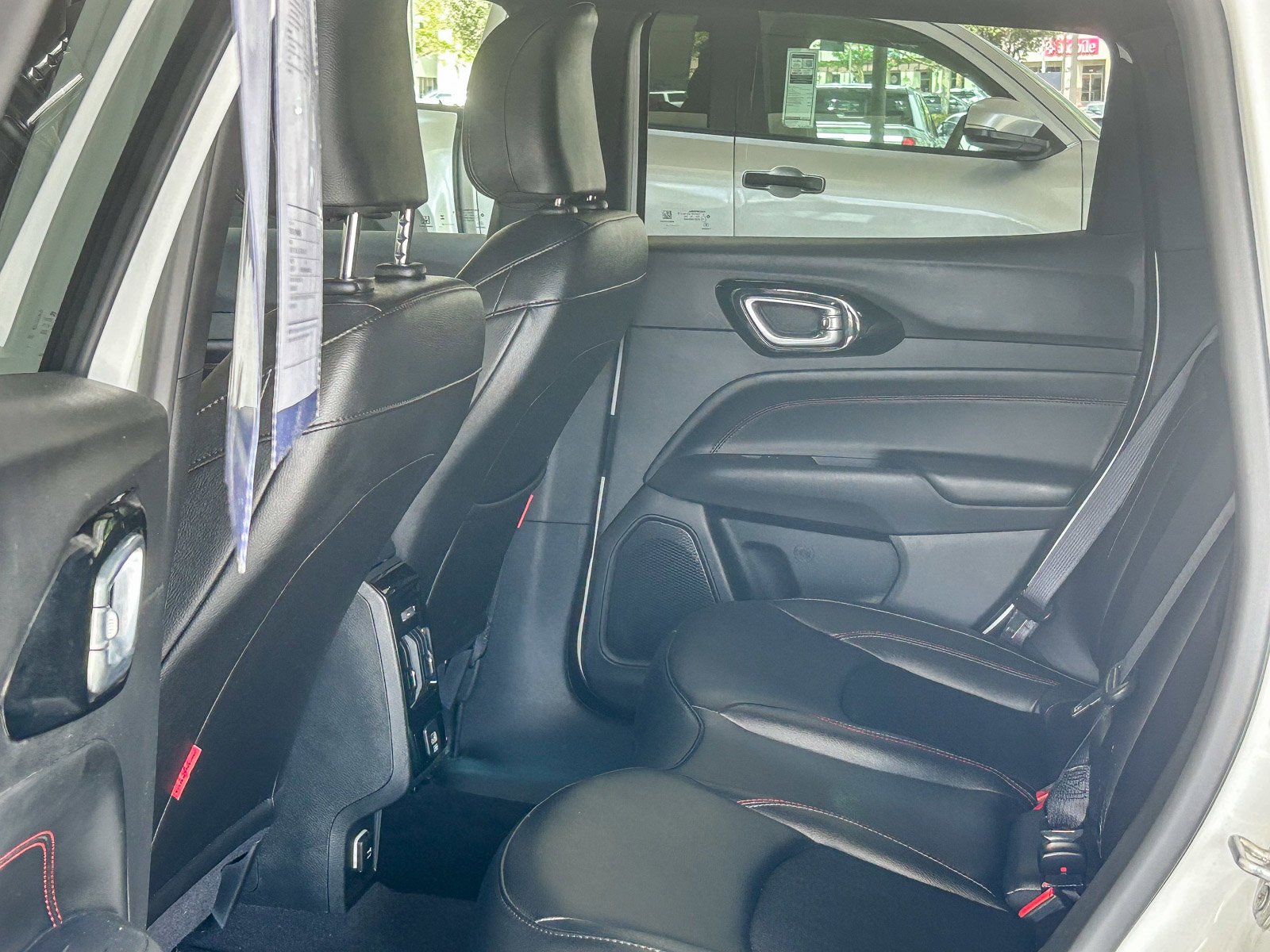 2025 Jeep Compass Trailhawk - Photo 18