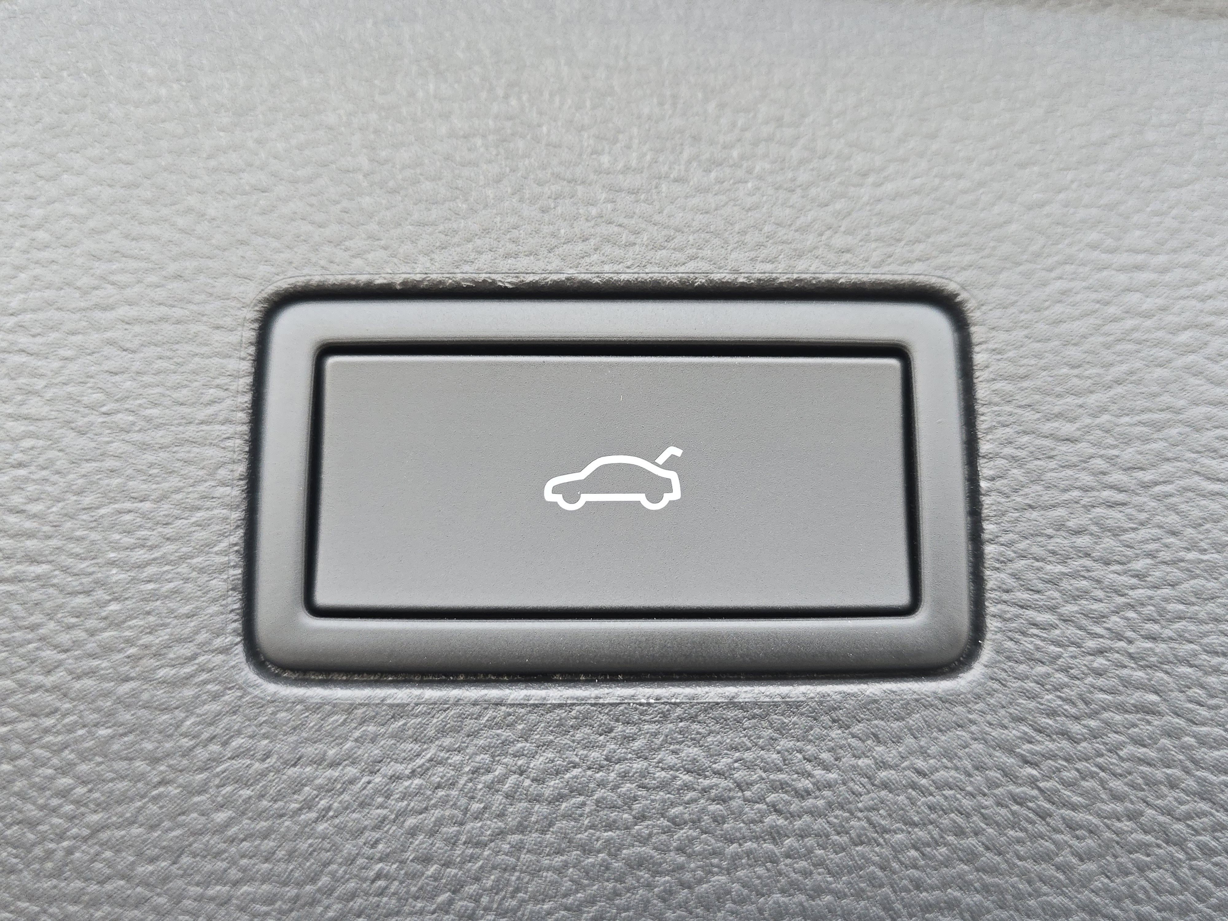 New 2026 Pure Gray Volkswagen 2.0T Peak Edition image 17