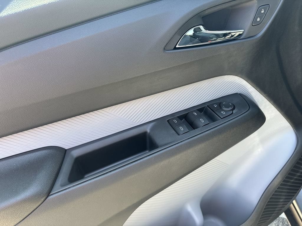 New 2027 Sterling Grey Metallic Chevrolet LT image 22
