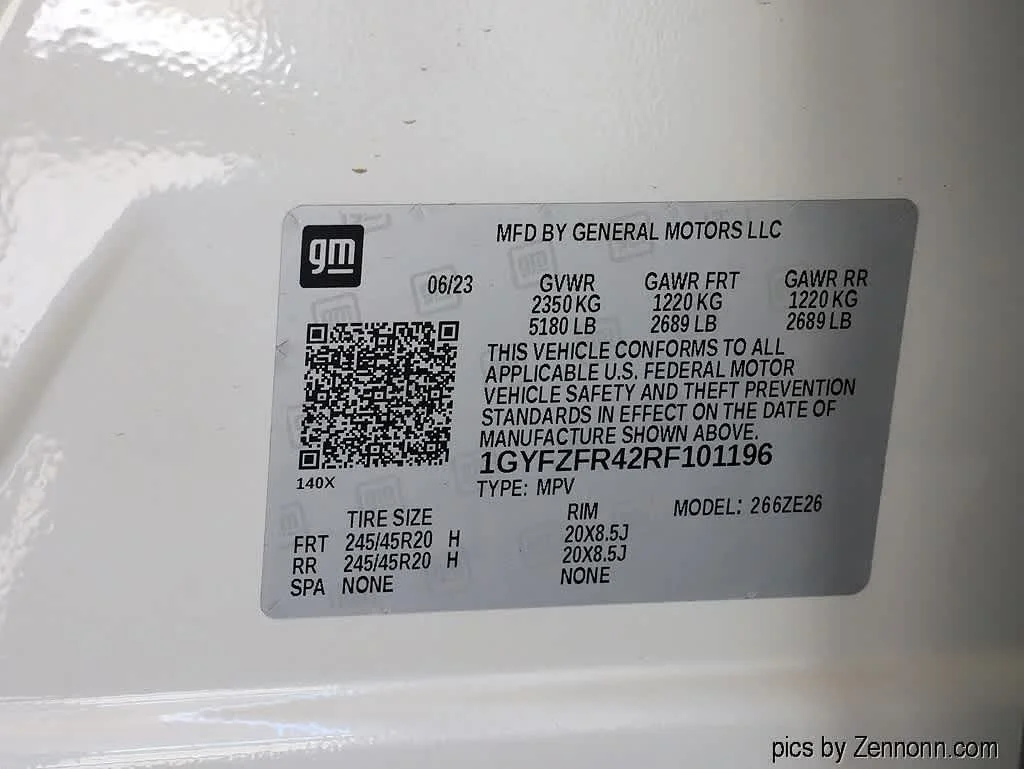 Certified Used 2024 Crystal White Tricoat Cadillac Sport image 37