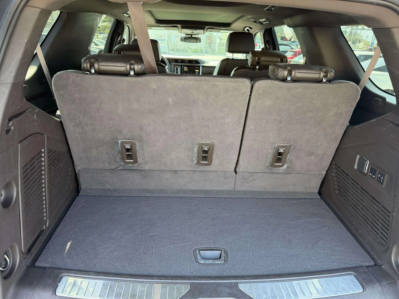 Used 2023 Midnight Blue Metallic GMC Denali image 39
