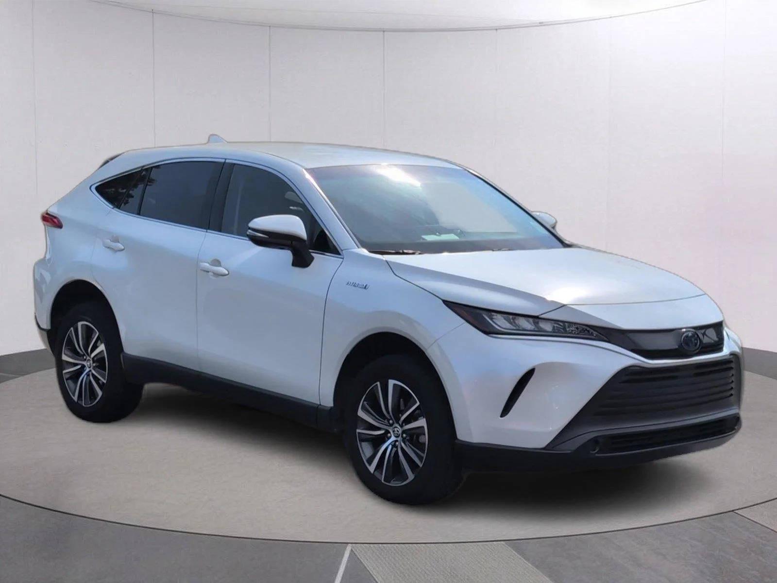 Used 2021 Blizzard Pearl Toyota LE image 8