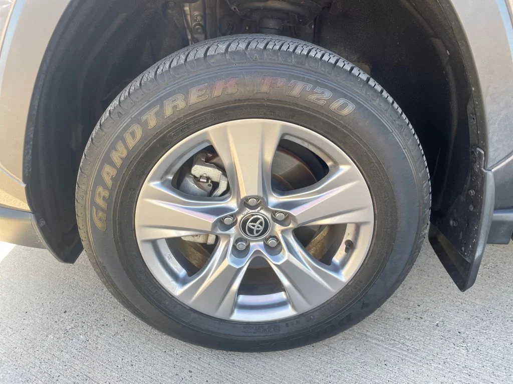 Used 2025 Gray Toyota XLE image 27