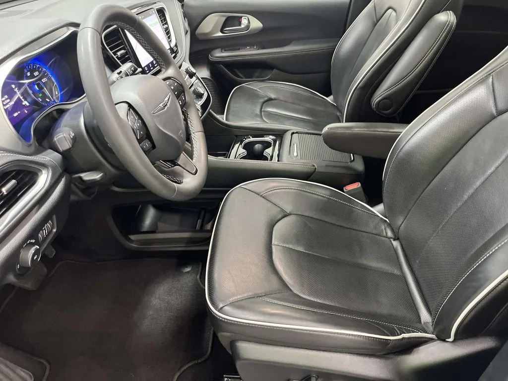 2025 Chrysler Pacifica Limited - Photo 12