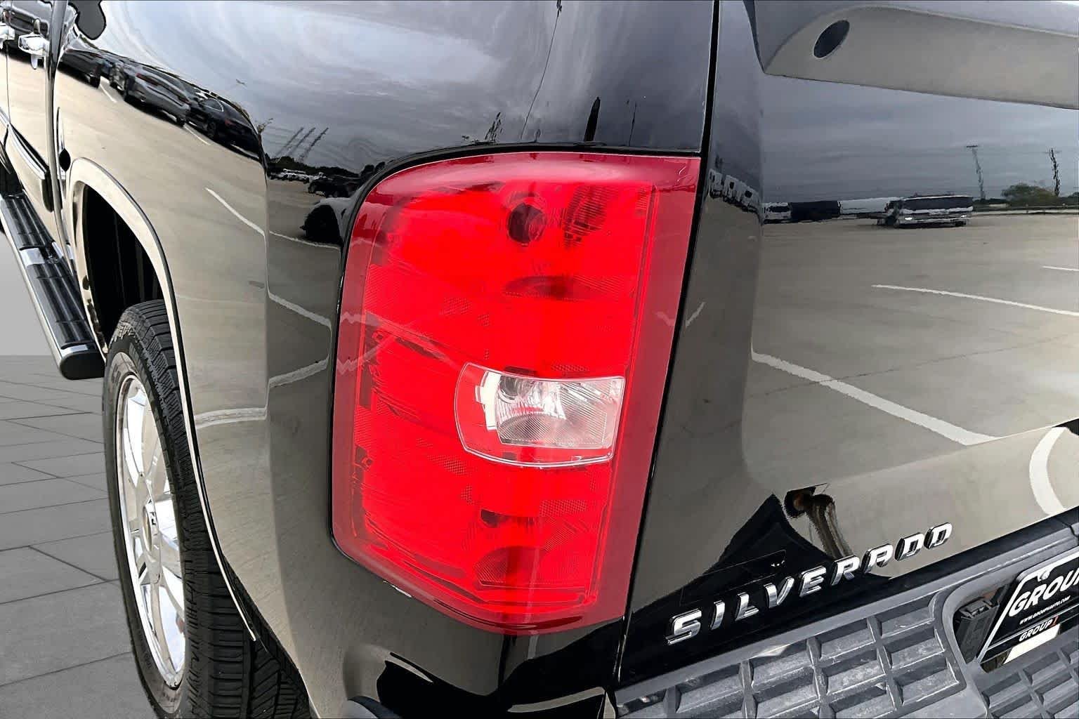 Used 2013 Black Chevrolet LT image 27