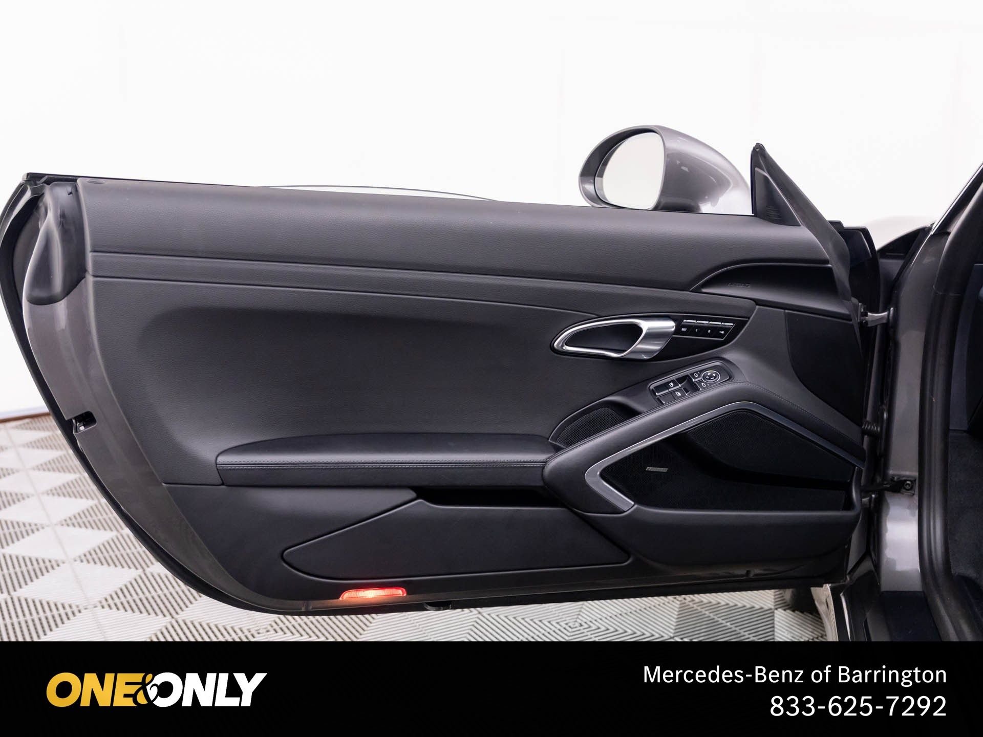 Used 2017  Porsche Carrera 4S image 13