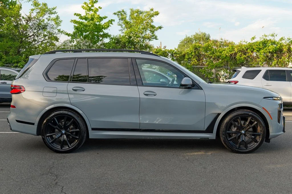 Used 2024 Brooklyn Gray Metallic BMW xDrive40i image 8