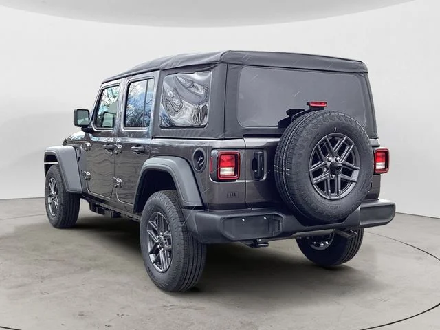 New 2026 Granite Crystal Metallic Clearcoat Jeep 4-DOOR SPORT image 3