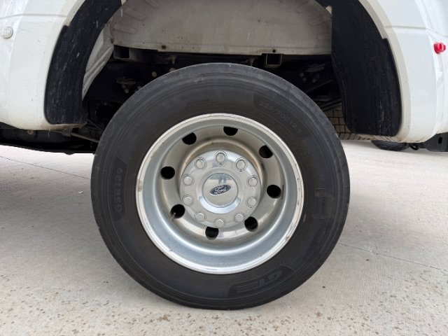 Used 2021 White Ford Platinum image 12