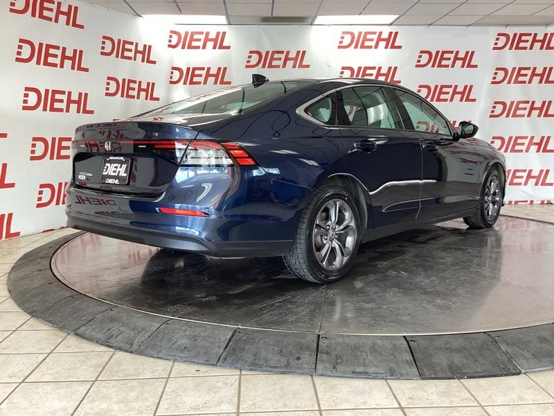Used 2023  Honda EX image 7