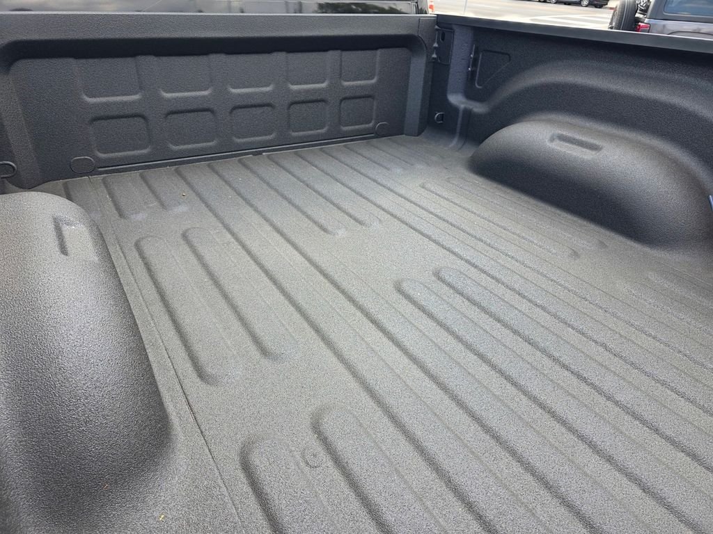 New 2026 Diamond Black Crystal Pearl-Coat Exterior Paint RAM Laramie image 11