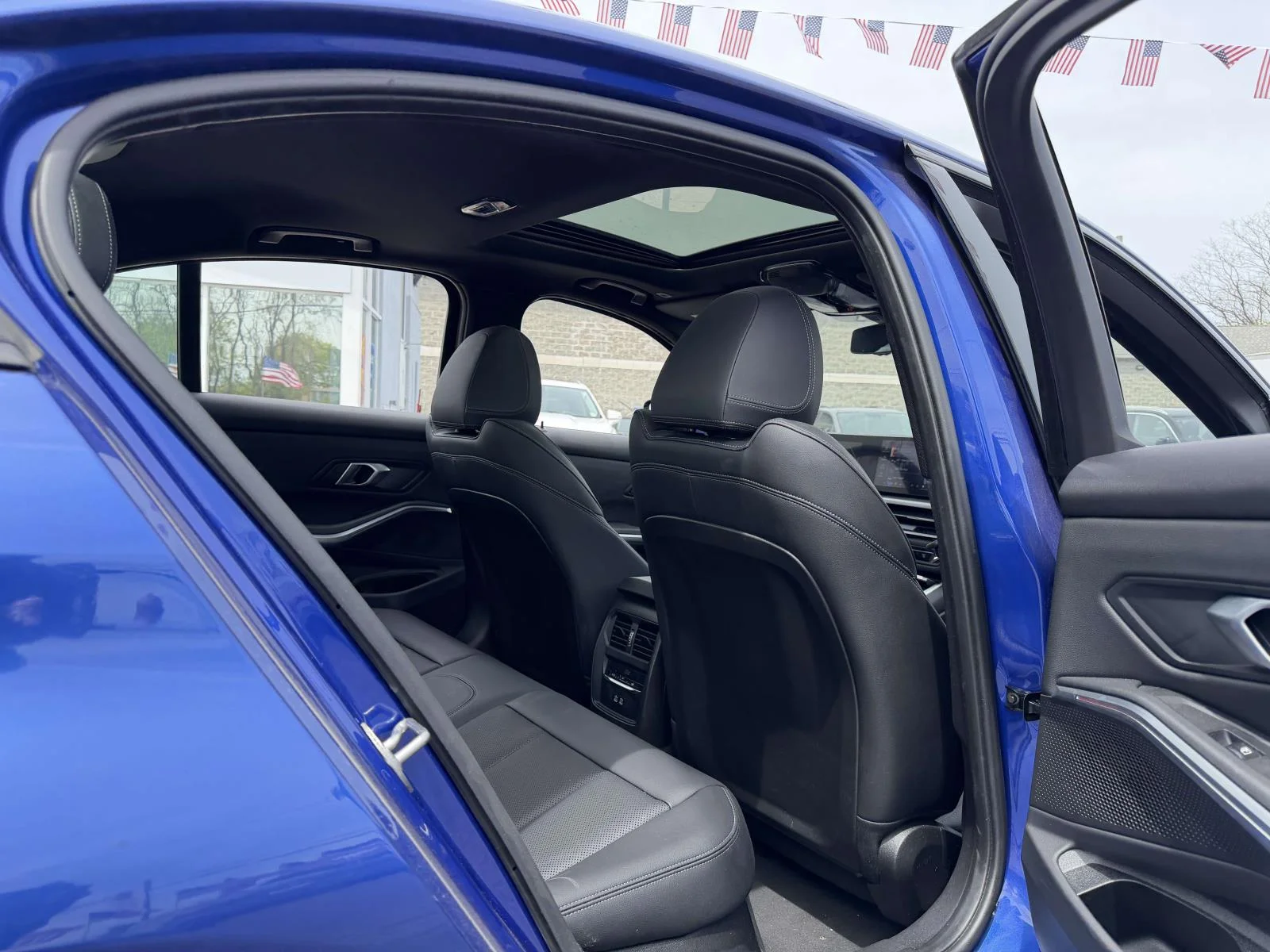 2026 BMW 3 Series 330i - Photo 15