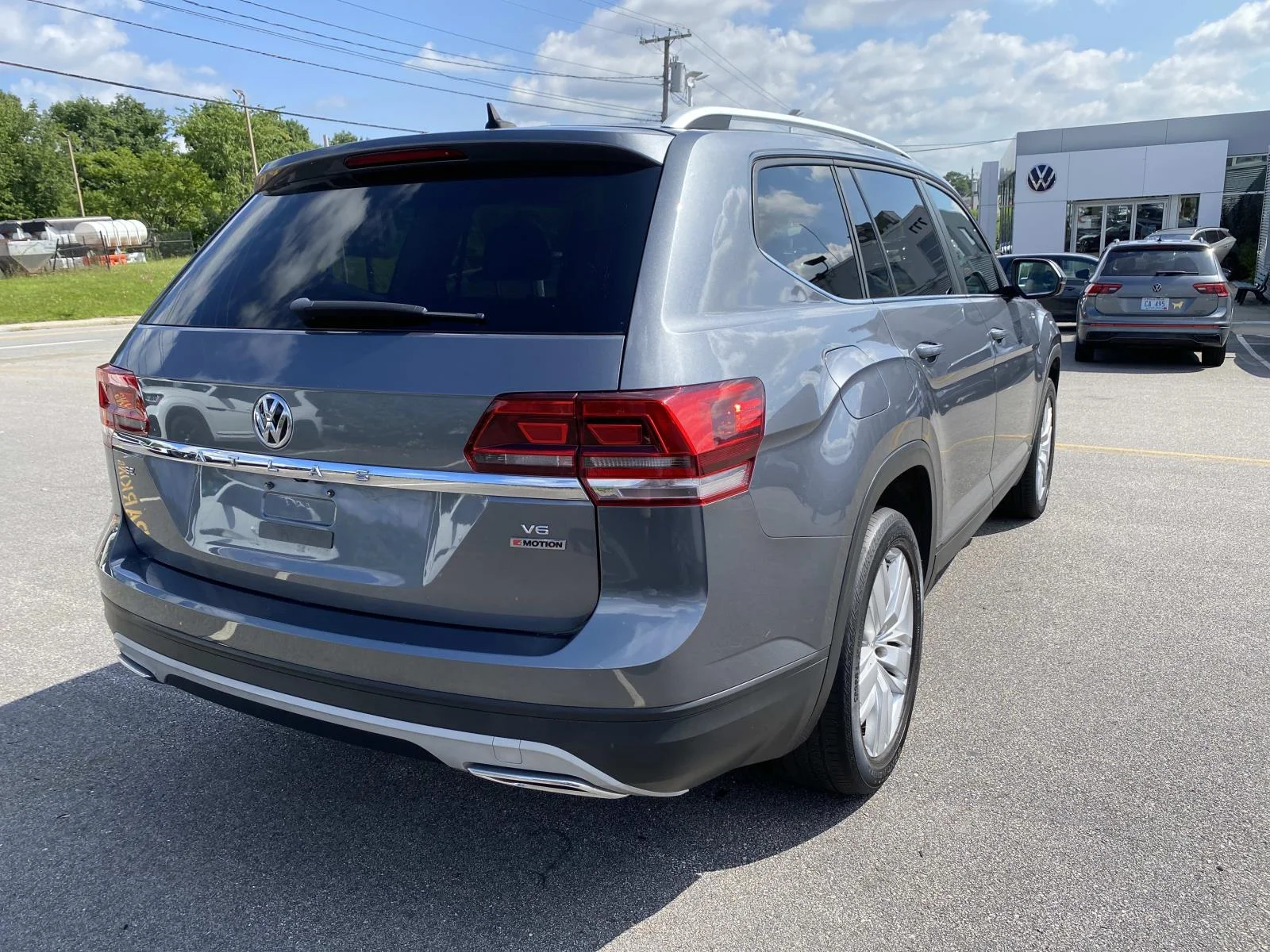 Used 2019 Platinum Gray Metallic Volkswagen 3.6L V6 SE w/Technology 4MOTION image 7