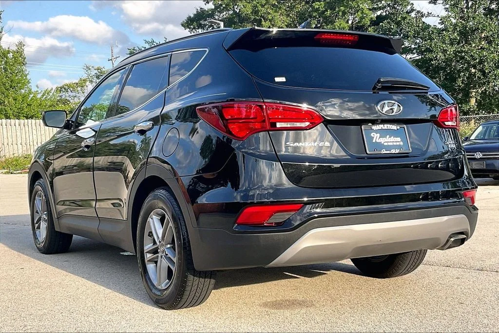 Used 2017 Black Hyundai 2.4 Base image 10