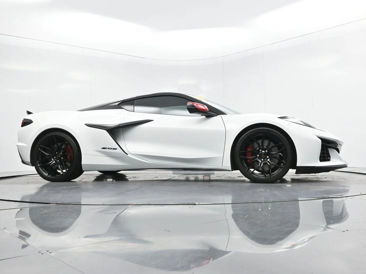 Used 2023 Arctic White Chevrolet 2LZ image 44