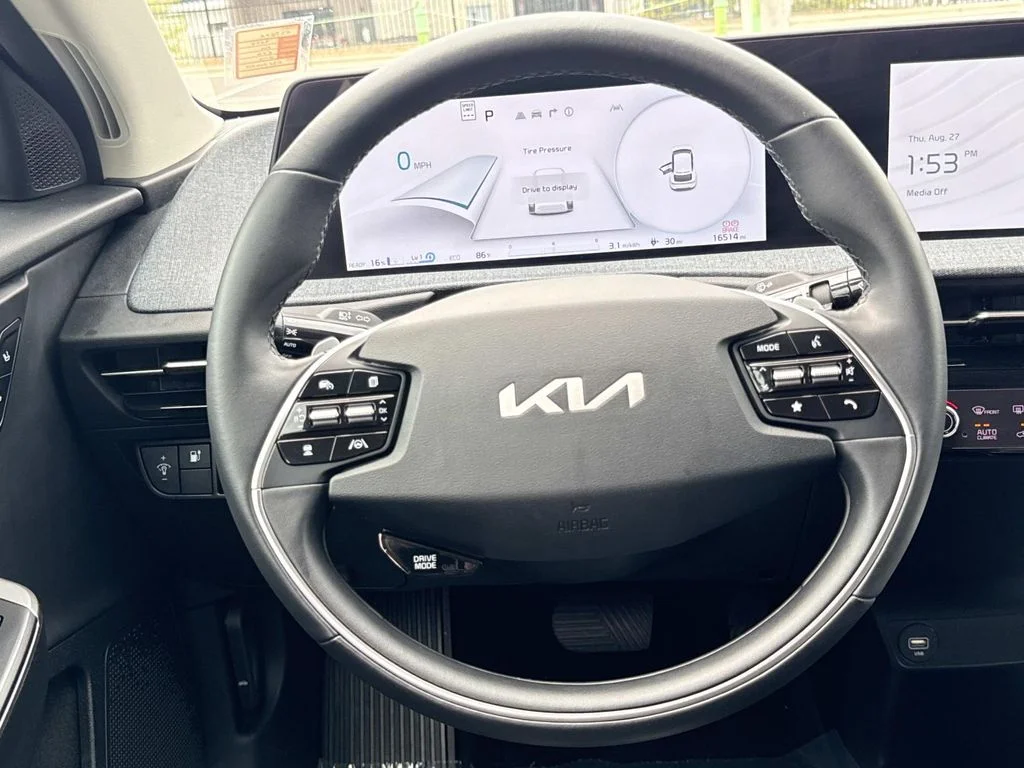 Used 2024 Gray Kia Light image 12