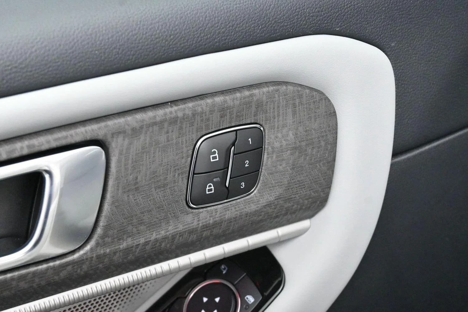 Used 2026 White Ford Platinum image 10