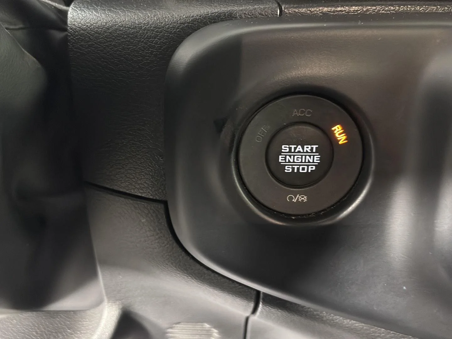 Used 2023 Sting-Gray Clearcoat Jeep Rubicon image 31