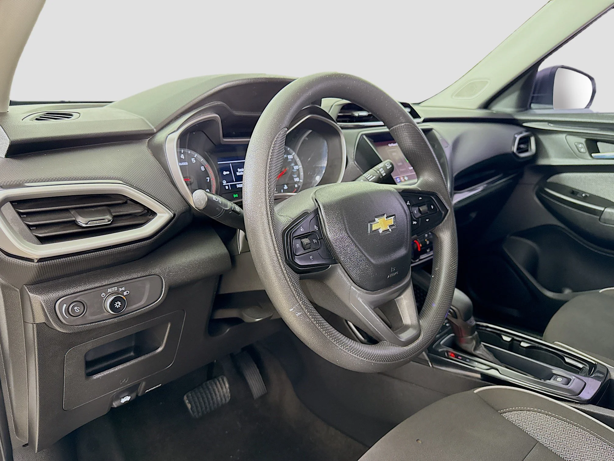 Used 2023 Summit White Chevrolet LS image 11