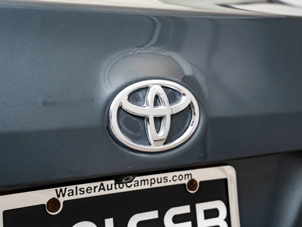 Used 2015 Slate Metallic Toyota LE image 16