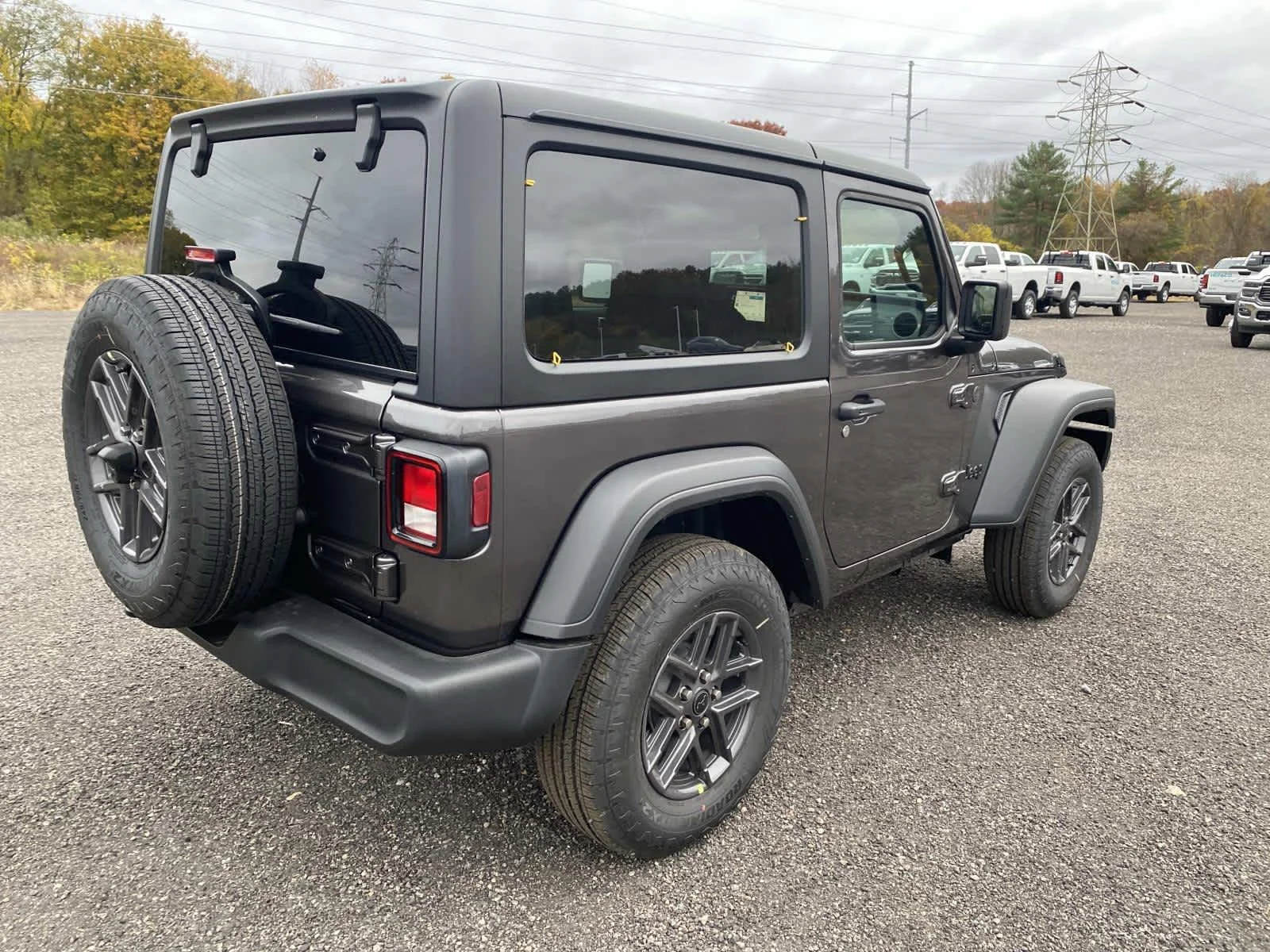 New 2026 Granite Crystal Metallic Clear-Coat Exterior Paint Jeep Sport S image 3