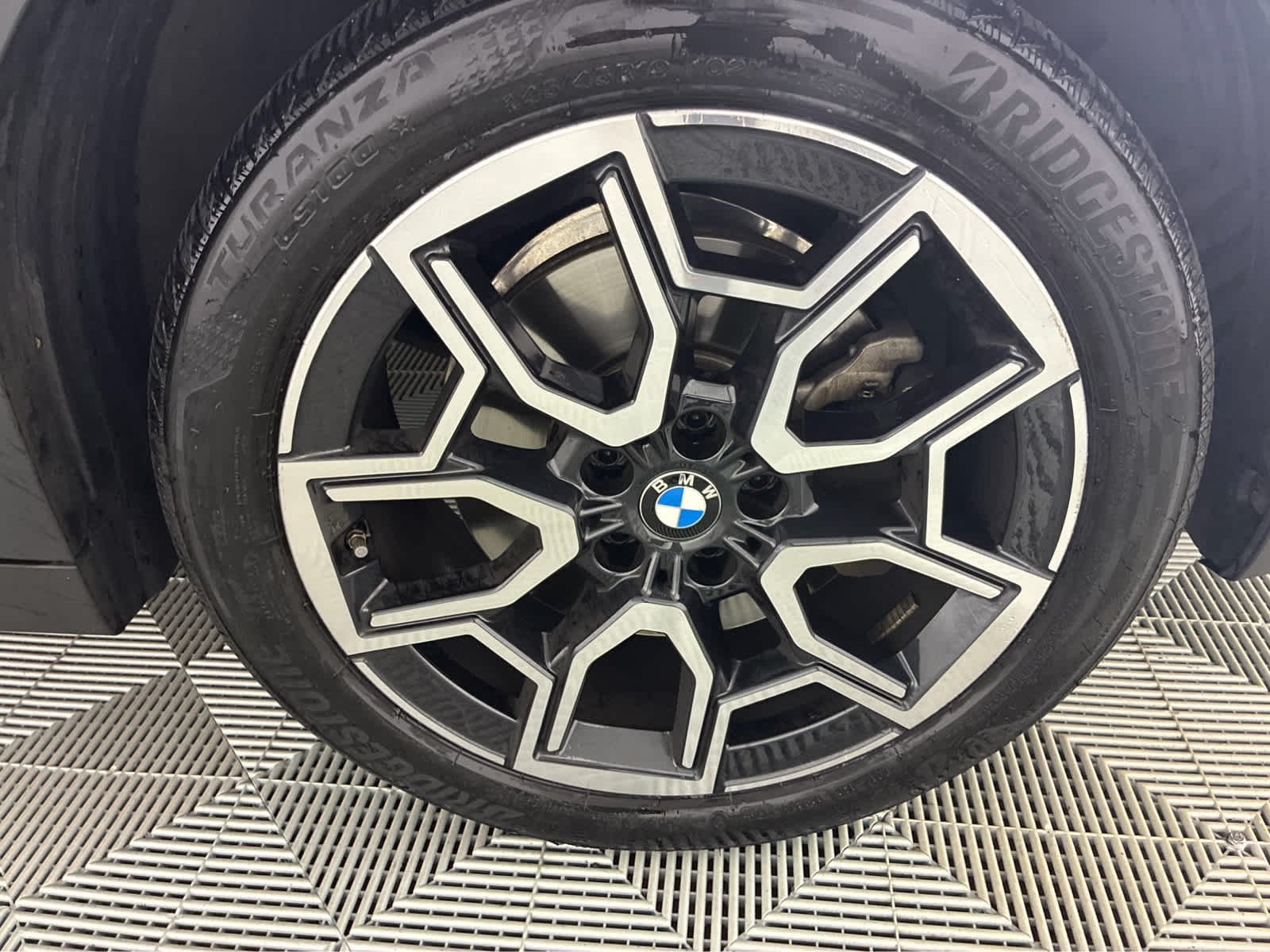 Used 2026 Skyscraper Grey Metallic BMW xDrive28i image 8