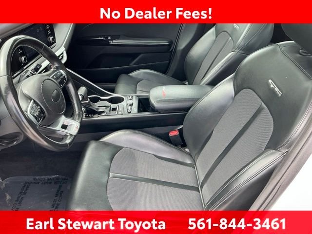 Used 2021 White Kia GT-Line image 21