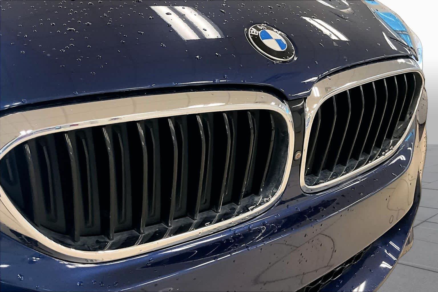 Used 2019 Mediterranean Blue Metallic BMW 530e iPerformance image 27