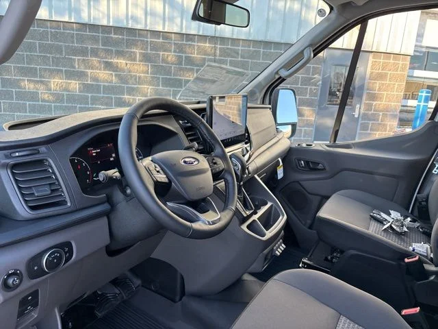 New 2024 White Ford Medium Roof Pass. XLT AWD image 18