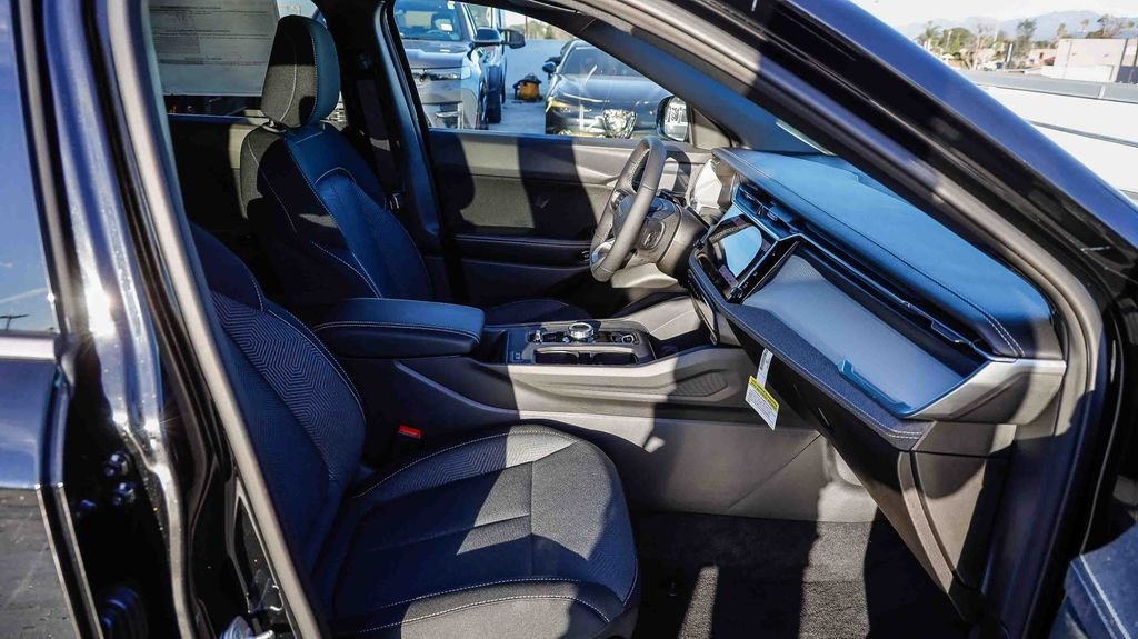 New 2026 Diamond Black Crystal Pearlcoat Jeep Laredo image 21
