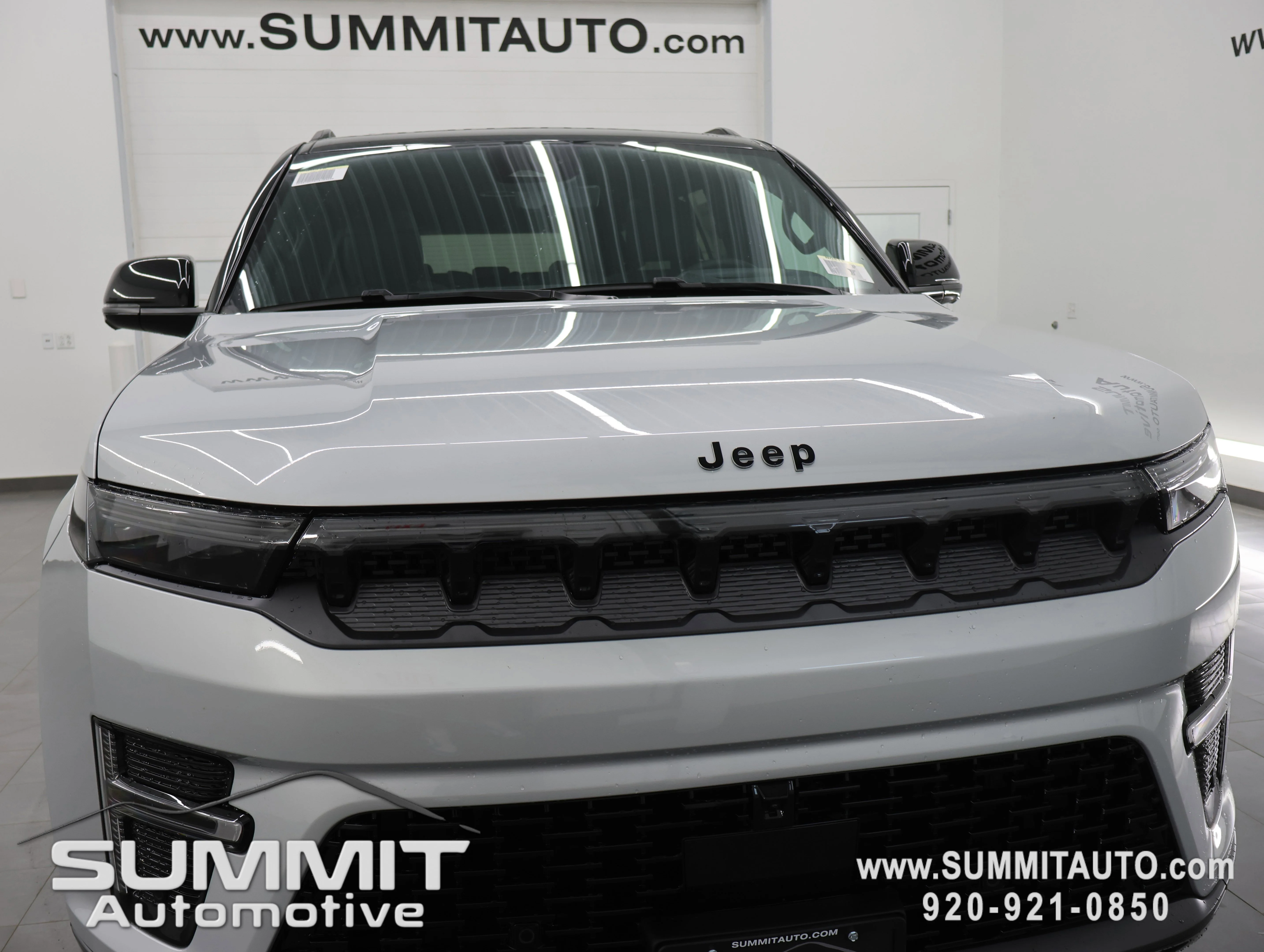 New 2026 Silver-Zynith Exterior Paint Jeep Summit Obsidian image 26
