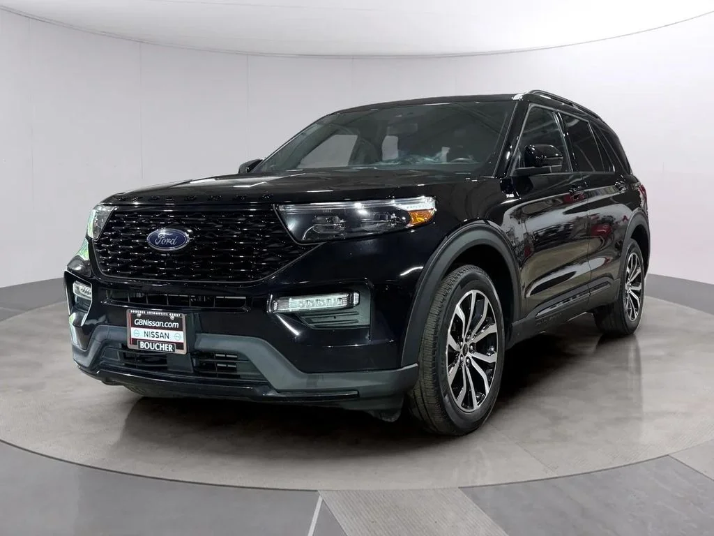 Used 2022 Agate Black Metallic Ford ST-Line image 8