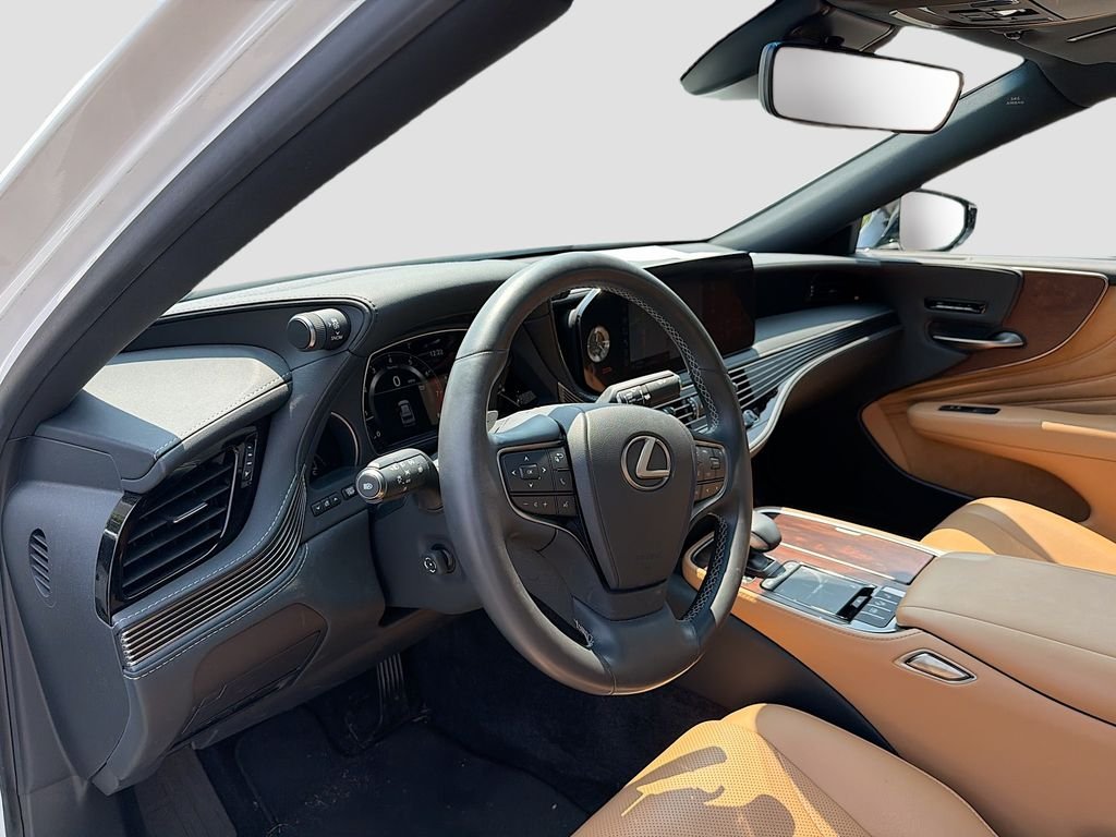 Used 2021 White Lexus 500 Base image 9