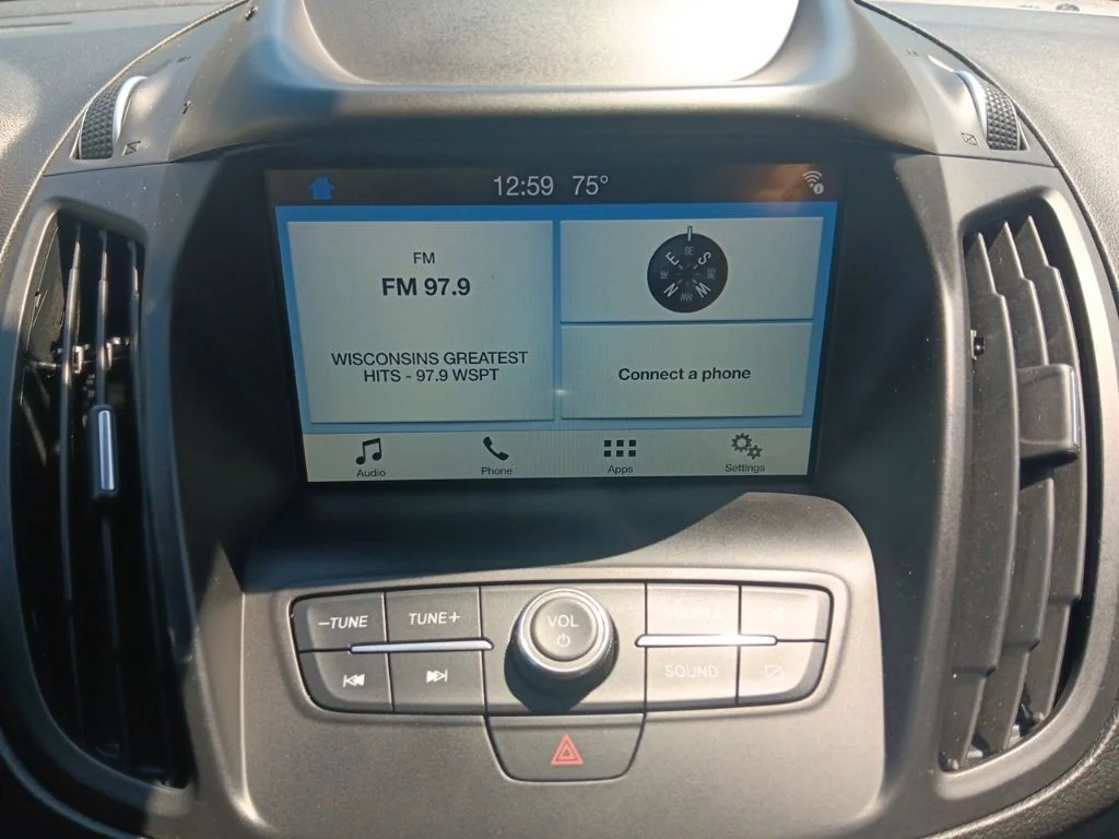 Used 2019 Ingot Silver Metallic Ford SE image 19