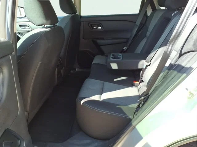 Used 2024  Nissan SV image 20