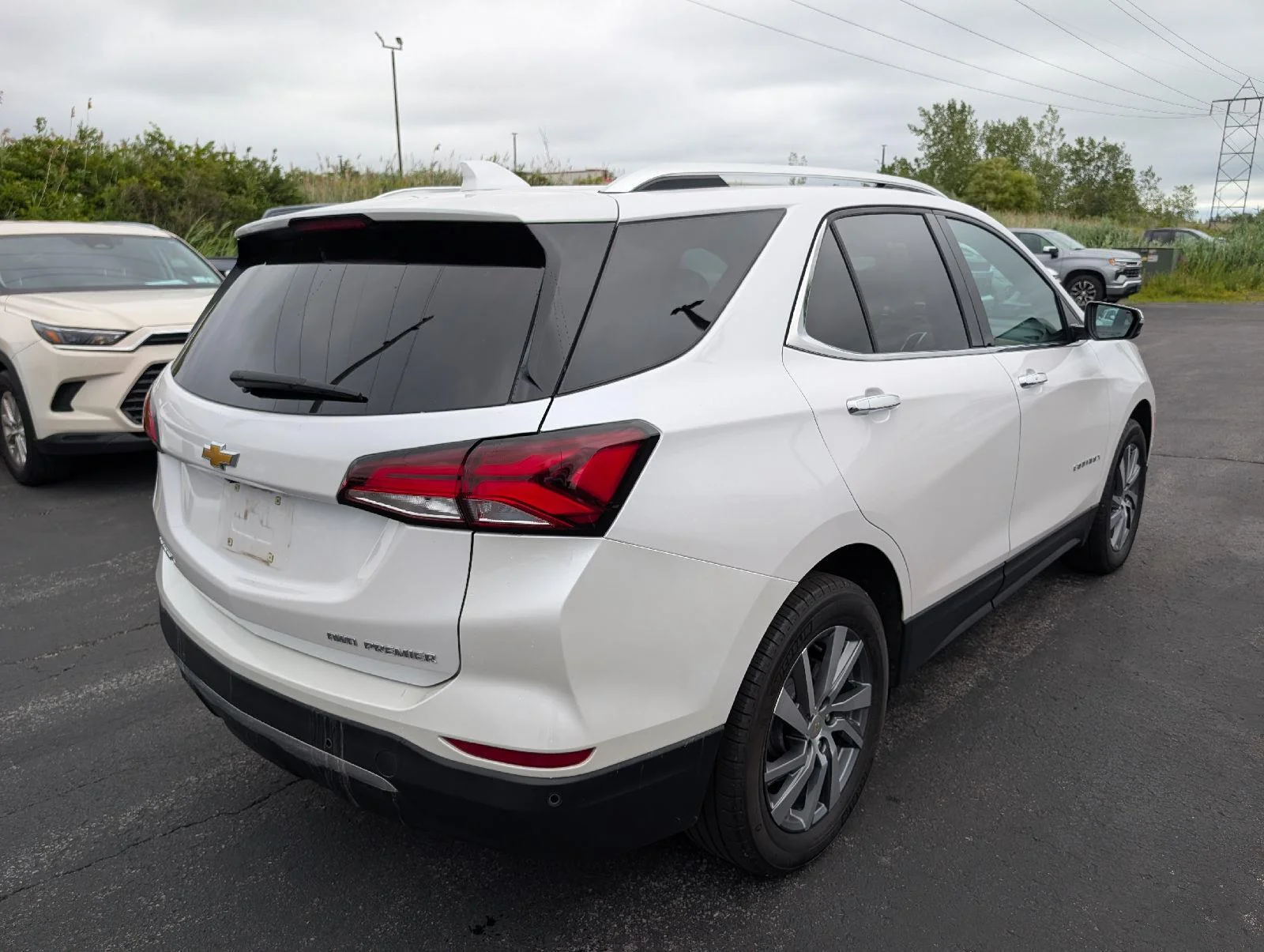 Used 2024 Iridescent Pearl Tricoat Chevrolet Premier image 10