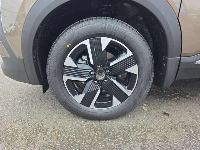 New 2026 Canyon Bronze Metallic Nissan SV image 27