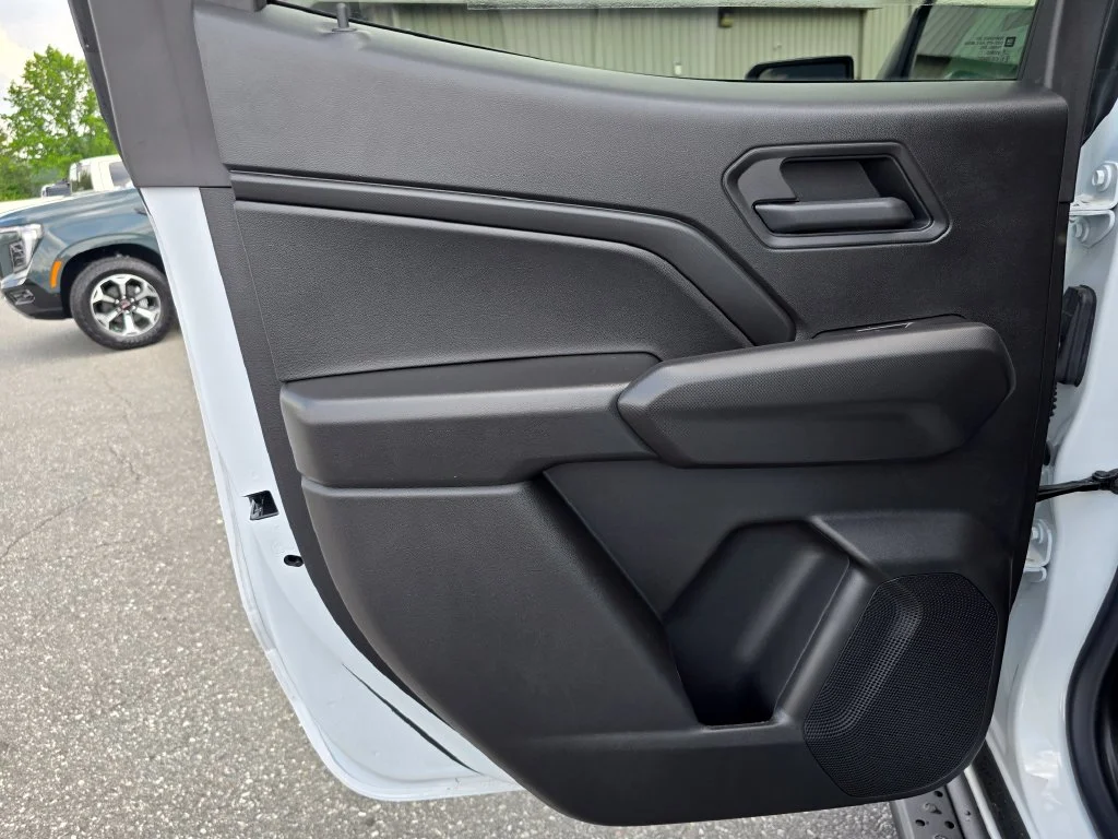 New 2026 White Chevrolet Trail Boss image 38