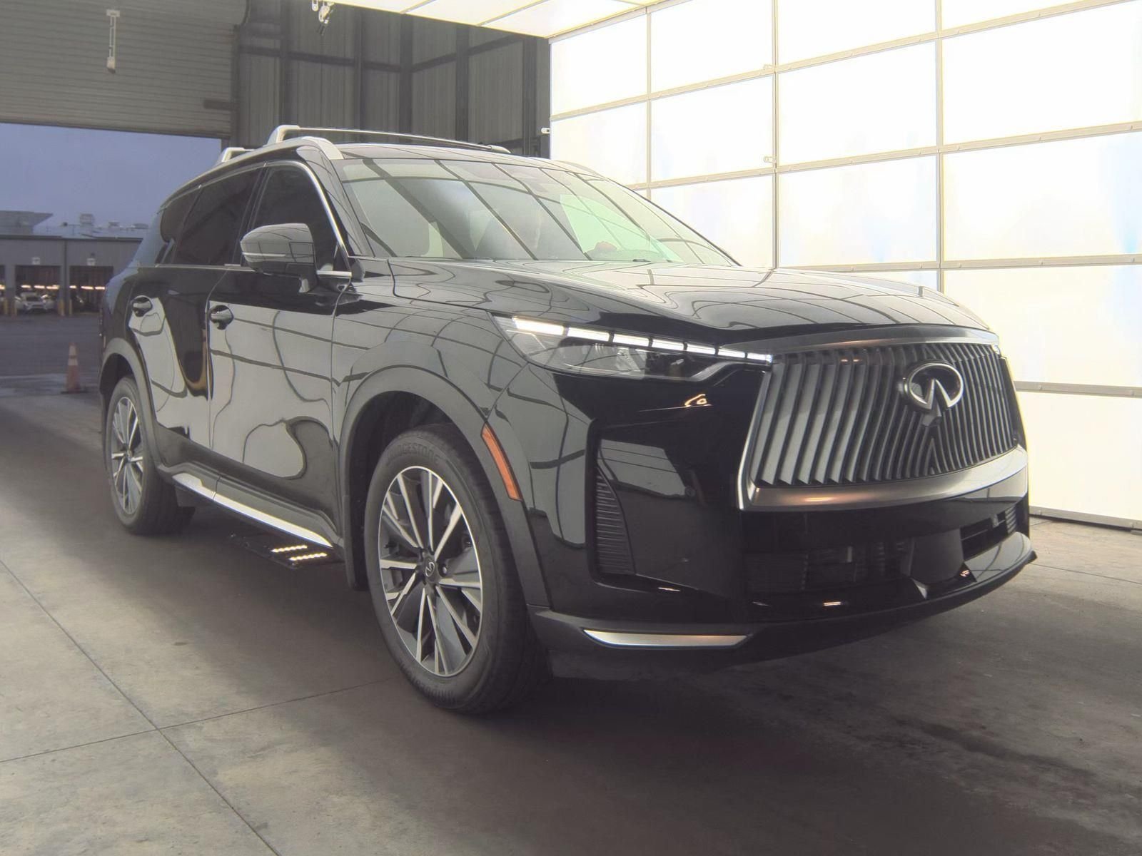 Certified Used 2026 Black INFINITI LUXE image 2