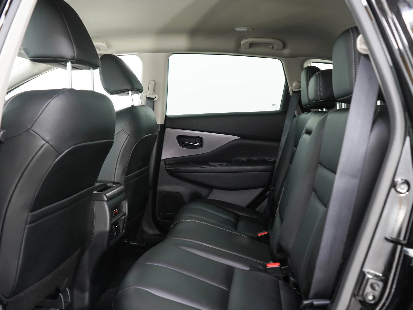 Used 2023 Super Black Nissan SV image 14