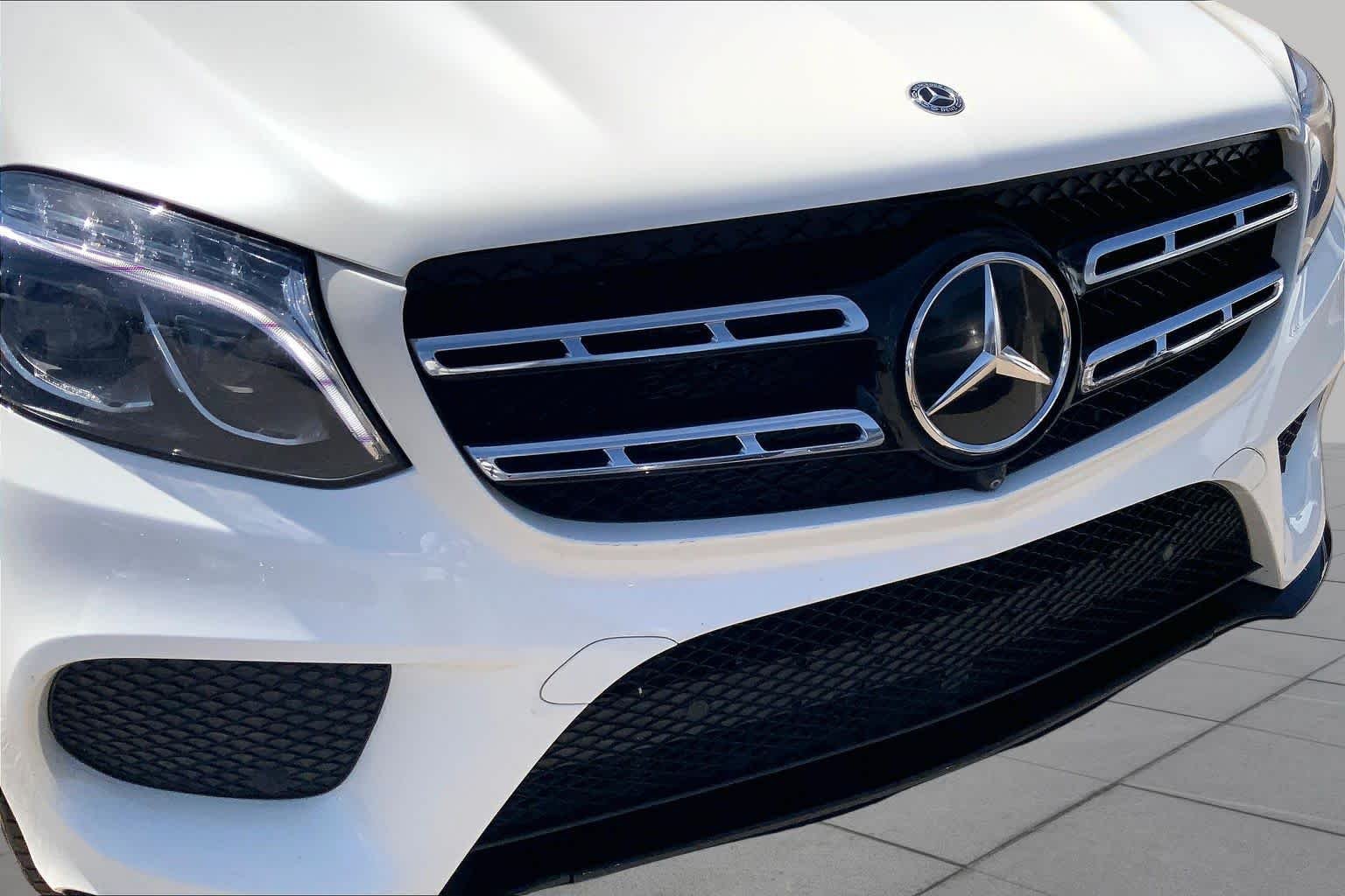 Used 2018 designo Diamond White Metallic Mercedes-Benz GLS 550 image 29