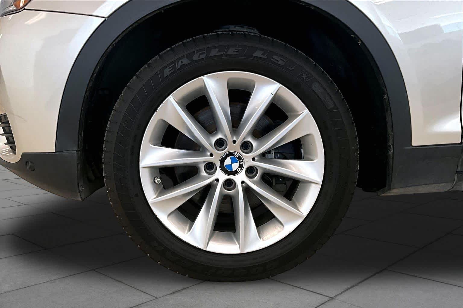 Used 2016 Mineral Silver Metallic BMW sDrive28i image 10